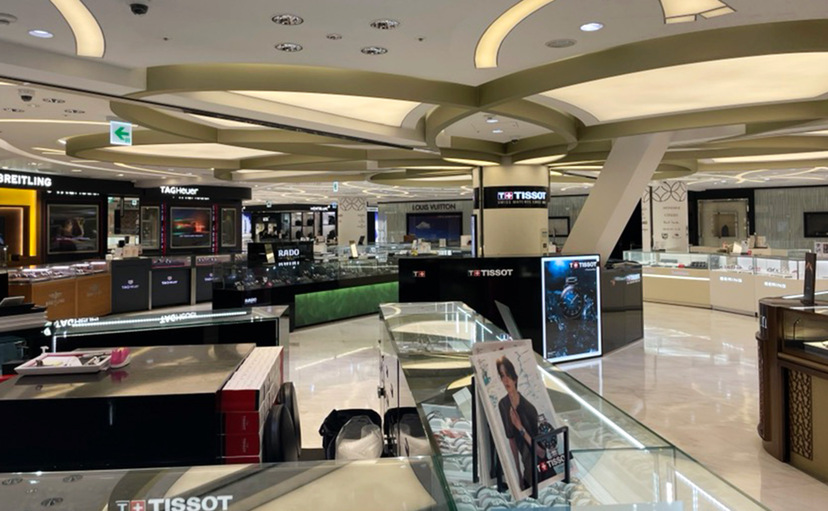 Louis Vuitton - LOTTE HOTEL JEJU Shopping Facilities